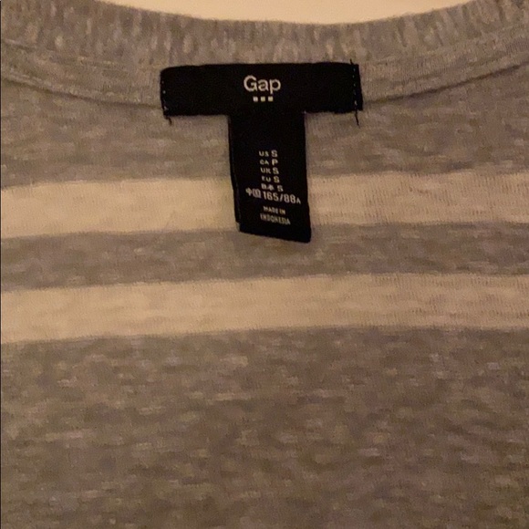 Gray And White Gap Cardigan - Picture 2 of 3